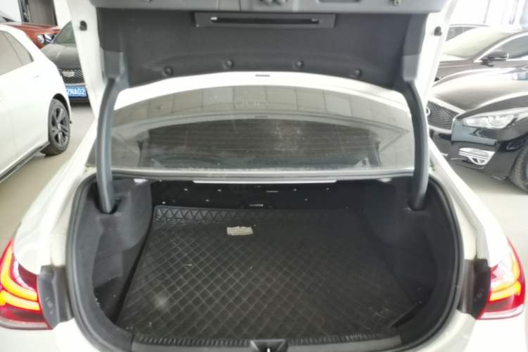 Used Mercedes-Benz A-Class 2022 Revised Version A 200 L Sport Sedan Fashionable Style Trunk