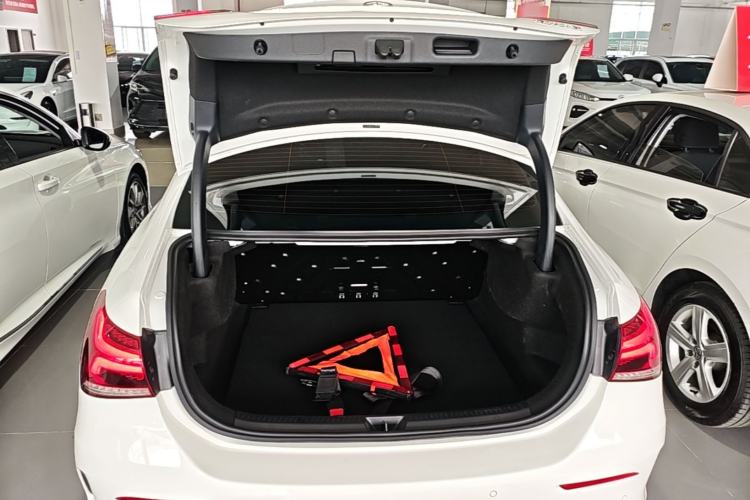 Used Mercedes-Benz A-Class 2022 Second Facelift A 200 L Sport Sedan Fashion Version Trunk