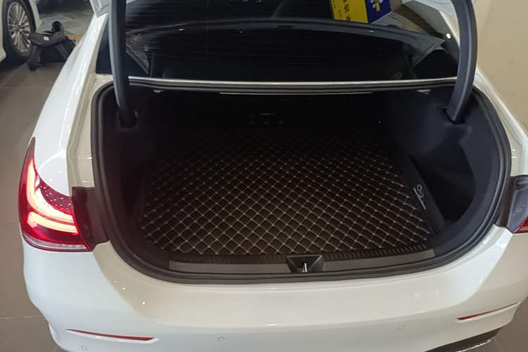 Used Mercedes-Benz A-Class 2022 Revised Version A 200 L Sport Sedan Fashionable Style Trunk