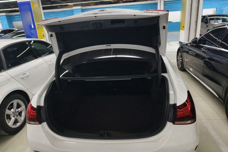 Used Mercedes-Benz A-Class 2022 Revised Version A 200 L Sport Sedan Fashionable Style Trunk