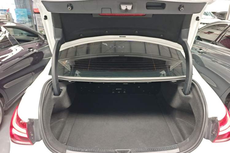Used Mercedes-Benz A-Class 2022 Revised Version A 200 L Sport Sedan Fashionable Style Trunk