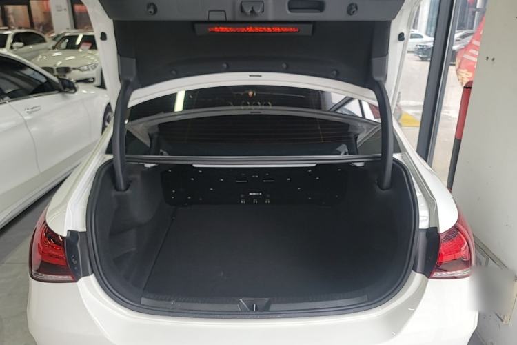 Used Mercedes-Benz A-Class 2022 Revised Version A 200 L Sport Sedan Fashionable Style Trunk