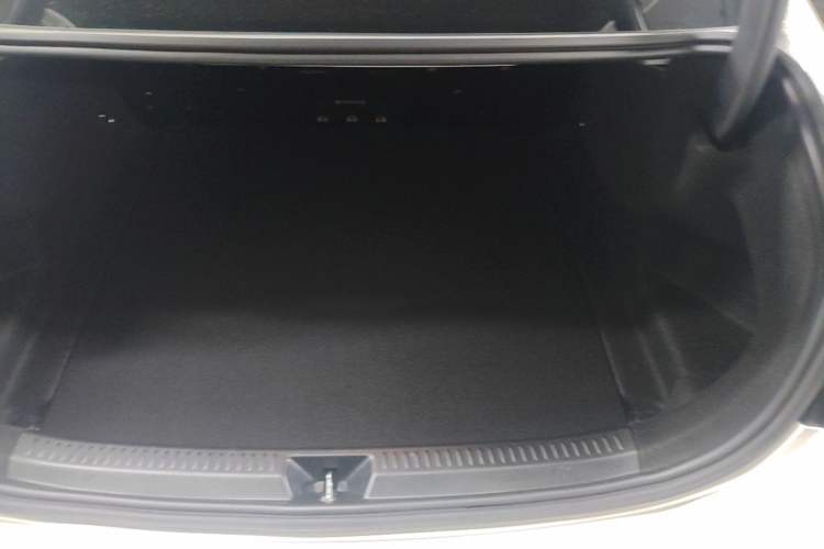 Used Mercedes-Benz A-Class 2022 Revised Version A 200 L Sport Sedan Fashionable Style Trunk