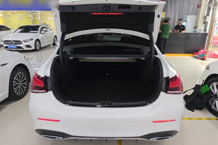 Used Mercedes-Benz A-Class 2022 Revised Version A 200 L Sport Sedan Fashionable Style Trunk