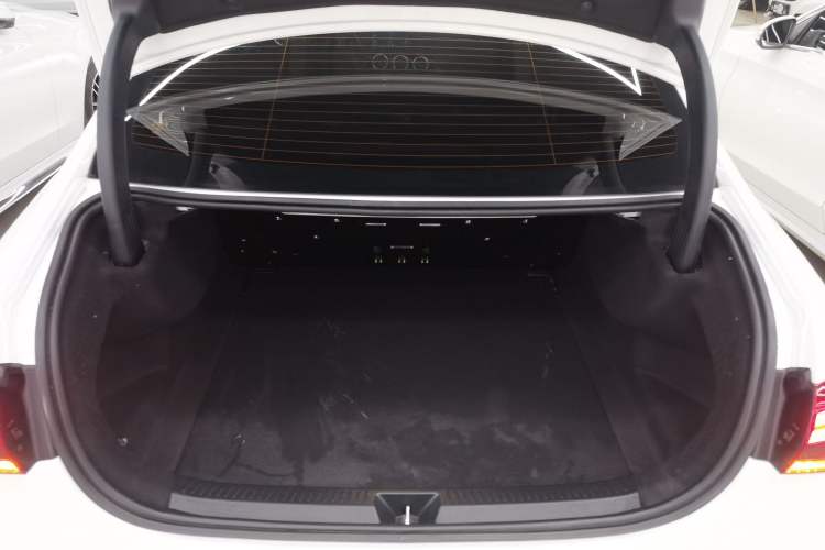 Used Mercedes-Benz A-Class 2022 Revised Version A 200 L Sport Sedan Fashionable Style Trunk