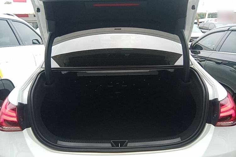 Used Mercedes-Benz A-Class 2022 Revised Version A 200 L Sport Sedan Fashionable Style Trunk