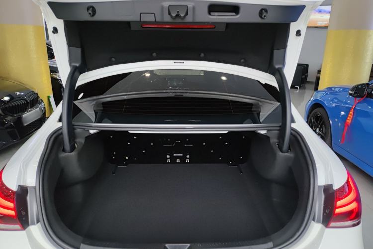 Used Mercedes-Benz A-Class 2022 Revised Version A 200 L Sport Sedan Fashionable Style Trunk