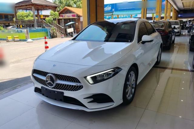 Mercedes-Benz A-Class 2022 Restyled A 200 L Sport Sedan Fashion Version usado