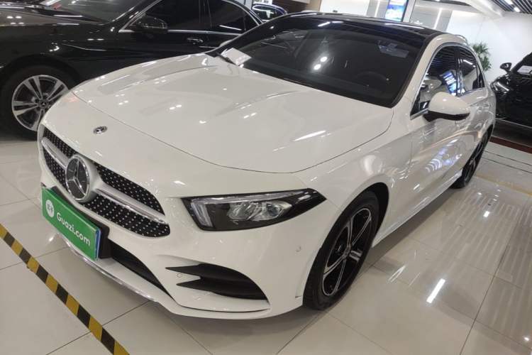 Used Mercedes-Benz A-Class 2022 Revised Version A 200 L Sport Sedan Fashionable Style Guazi used car, China used car export, Used car for sale, Used Mercedes-Benz cars, Cheapest cars for sale