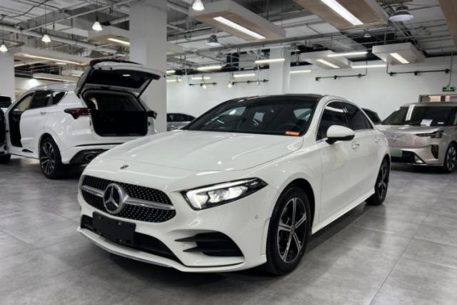 Used Mercedes-Benz A-Class 2022 Revised Version A 200 L Sport Sedan Fashionable Style