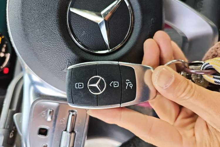 Used Mercedes-Benz A-Class 2022 Revised Version A 200 L Sport Sedan Fashionable Style Vehicle Key