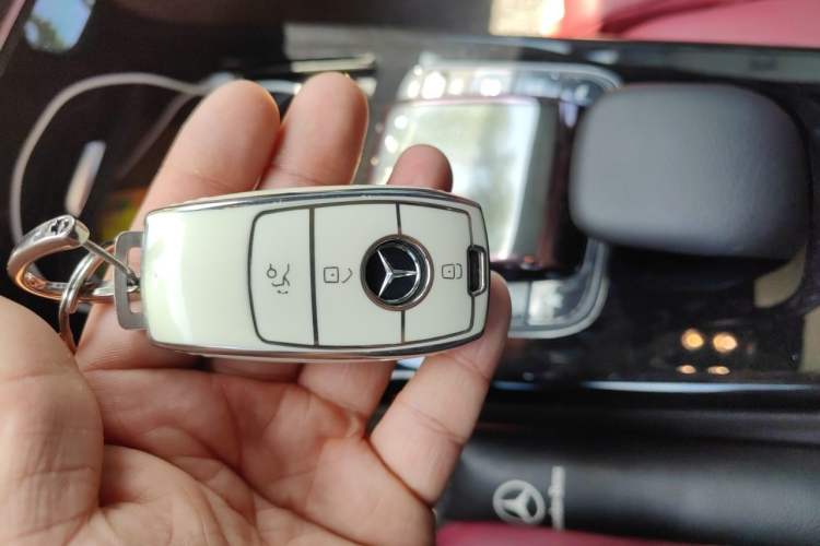 Used Mercedes-Benz A-Class 2022 Revised Version A 200 L Sport Sedan Fashionable Style Vehicle Key