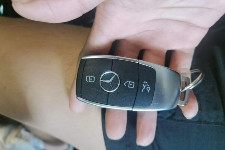 Used Mercedes-Benz A-Class 2022 Revised Version A 200 L Sport Sedan Fashionable Style Vehicle Key