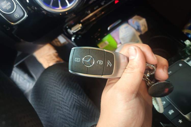 Used Mercedes-Benz A-Class 2022 Second Facelift A 200 L Sport Sedan Fashion Version Vehicle Key