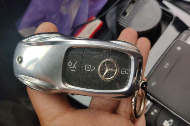 Used Mercedes-Benz A-Class 2022 Revised Version A 200 L Sport Sedan Fashionable Style Vehicle Key