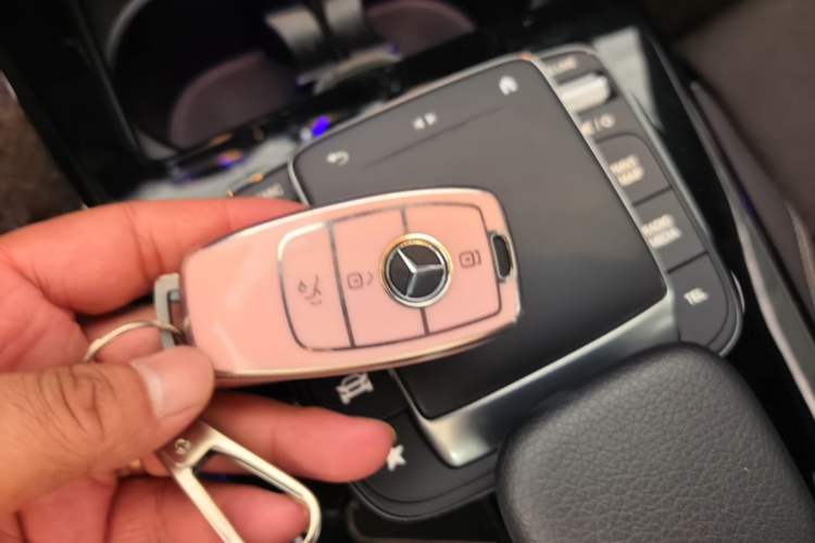 Used Mercedes-Benz A-Class 2022 Second Facelift A 200 L Sport Sedan Fashion Version Vehicle Key