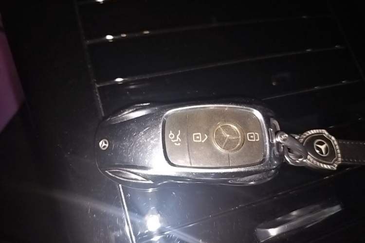 Used Mercedes-Benz A-Class 2022 Revised Version A 200 L Sport Sedan Fashionable Style Vehicle Key