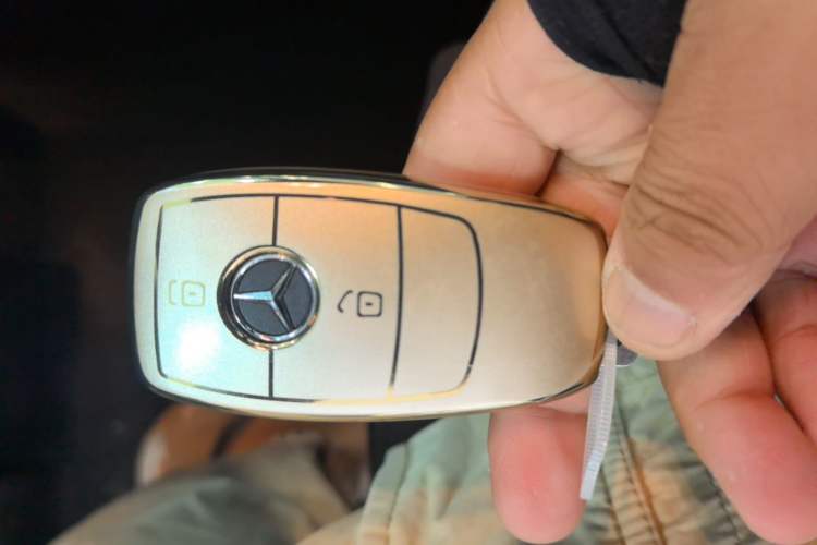 Used Mercedes-Benz A-Class 2022 Revised Version A 200 L Sport Sedan Fashionable Style Vehicle Key