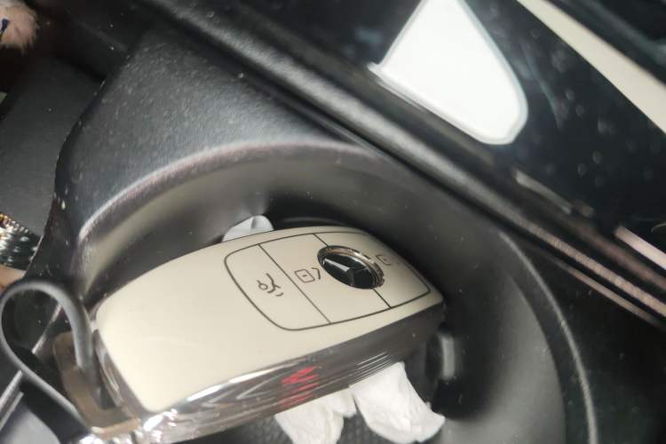 Used Mercedes-Benz A-Class 2022 Revised Version A 200 L Sport Sedan Fashionable Style Vehicle Key