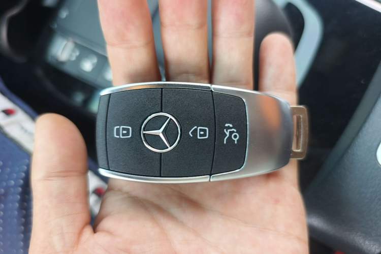 Used Mercedes-Benz A-Class 2022 Revised Version A 200 L Sport Sedan Fashionable Style Vehicle Key