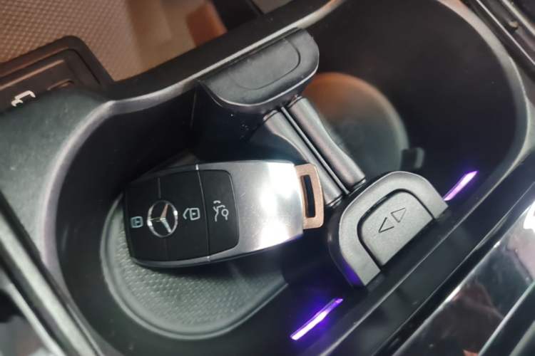 Used Mercedes-Benz A-Class 2022 Second Facelift A 200 L Sport Sedan Fashion Version Vehicle Key