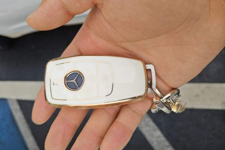 Used Mercedes-Benz A-Class 2022 Revised Version A 200 L Sport Sedan Fashionable Style Vehicle Key