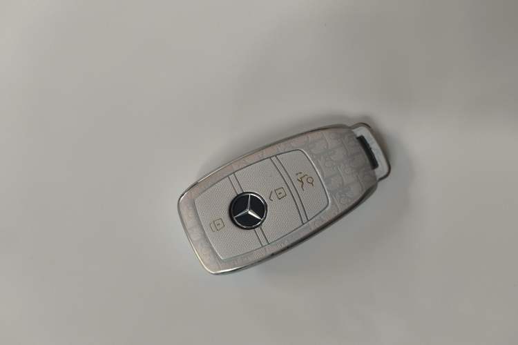 Used Mercedes-Benz A-Class 2022 Revised Version A 200 L Sport Sedan Fashionable Style Vehicle Key
