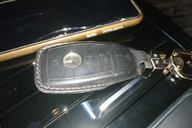 Used Mercedes-Benz A-Class 2022 Revised Version A 200 L Sport Sedan Fashionable Style Vehicle Key