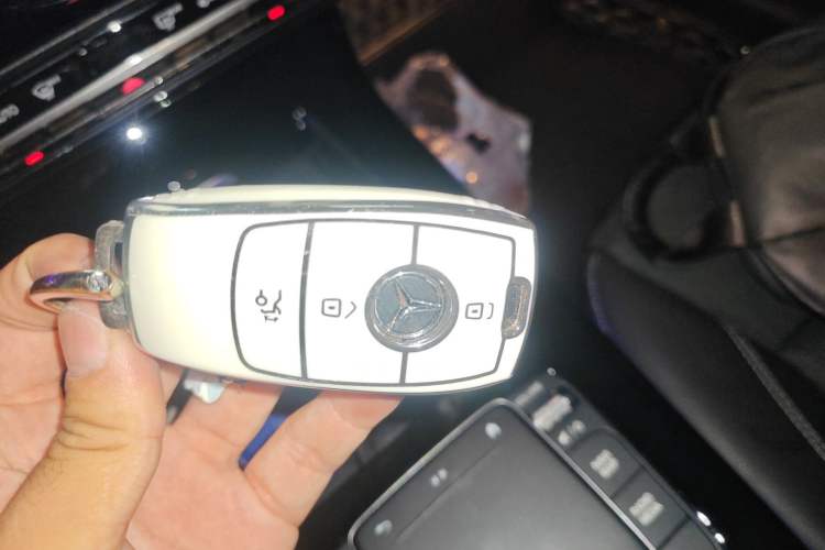 Used Mercedes-Benz A-Class 2022 Revised Version A 200 L Sport Sedan Fashionable Style Vehicle Key