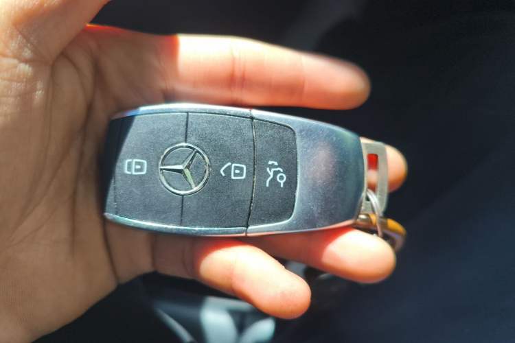 Used Mercedes-Benz A-Class 2022 Second Facelift A 200 L Sport Sedan Fashion Version Vehicle Key