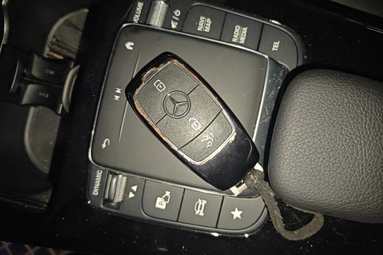 Used Mercedes-Benz A-Class 2022 Revised Version A 200 L Sport Sedan Fashionable Style Vehicle Key