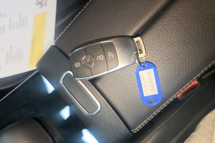 Used Mercedes-Benz A-Class 2022 Revised Version A 200 L Sport Sedan Fashionable Style Vehicle Key