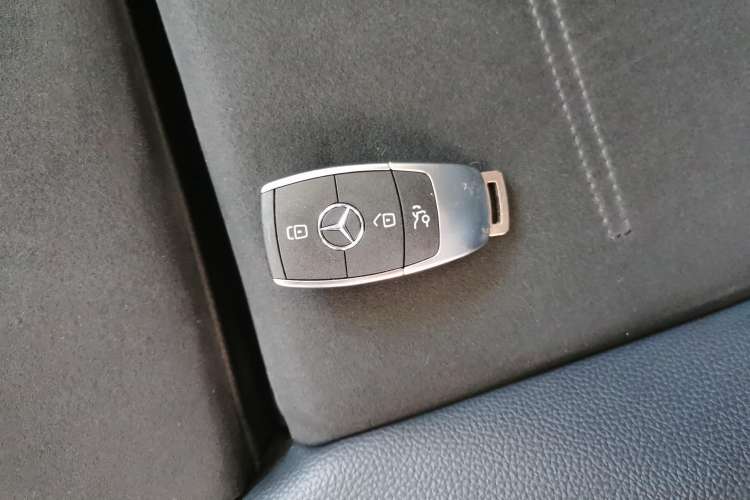 Used Mercedes-Benz A-Class 2022 Second Facelift A 200 L Sport Sedan Fashion Version Vehicle Key