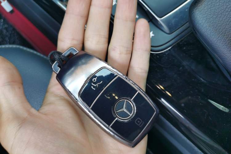 Used Mercedes-Benz A-Class 2022 Revised Version A 200 L Sport Sedan Fashionable Style Vehicle Key