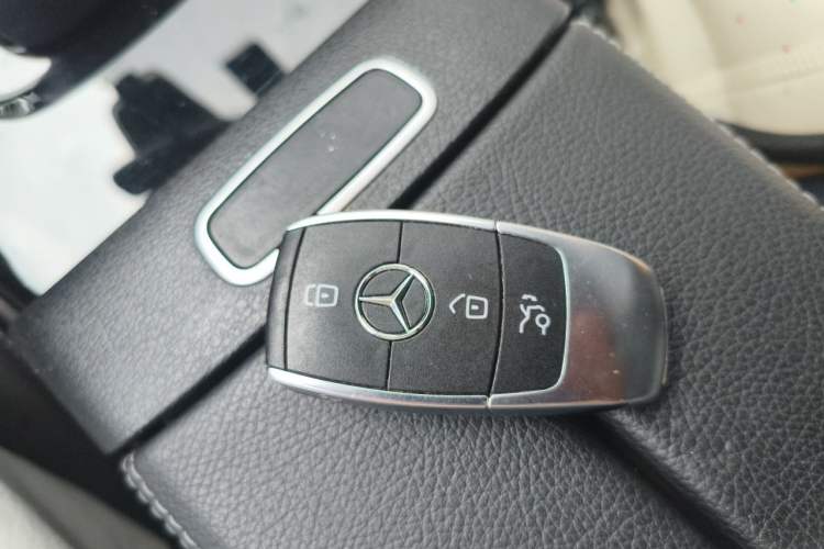 Used Mercedes-Benz A-Class 2022 Second Facelift A 200 L Sport Sedan Fashion Version Vehicle Key
