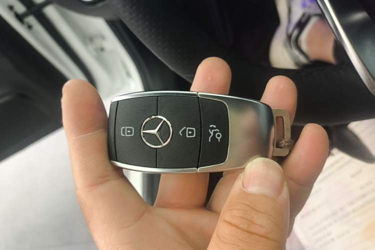 Used Mercedes-Benz A-Class 2022 Revised Version A 200 L Sport Sedan Fashionable Style Vehicle Key