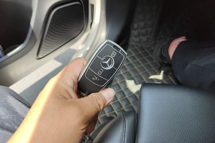 Used Mercedes-Benz A-Class 2022 Second Facelift A 200 L Sport Sedan Fashion Version Vehicle Key