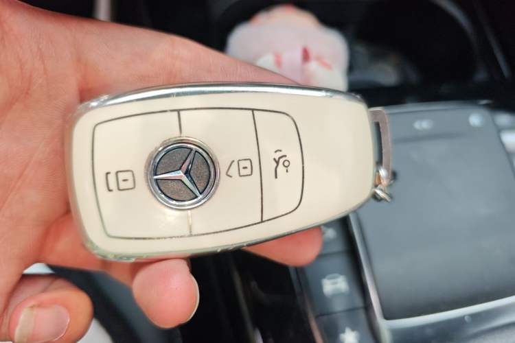 Used Mercedes-Benz A-Class 2022 Revised Version A 200 L Sport Sedan Fashionable Style Vehicle Key
