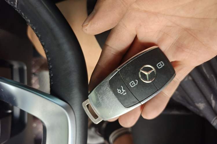 Used Mercedes-Benz A-Class 2022 Second Facelift A 200 L Sport Sedan Fashion Version Vehicle Key