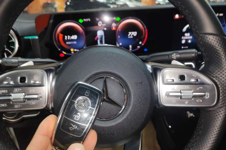 Used Mercedes-Benz A-Class 2022 Revised Version A 200 L Sport Sedan Fashionable Style Vehicle Key