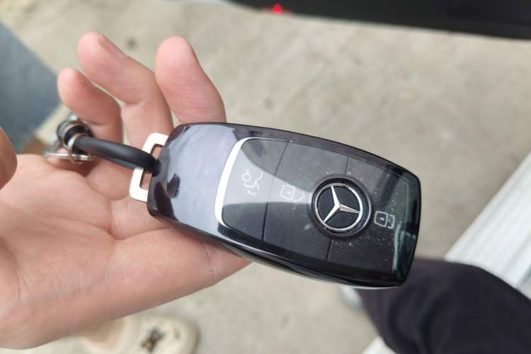 Used Mercedes-Benz A-Class 2022 Second Facelift A 200 L Sport Sedan Fashion Version Vehicle Key