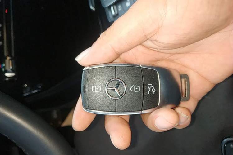Used Mercedes-Benz A-Class 2022 Second Facelift A 200 L Sport Sedan Fashion Version Vehicle Key