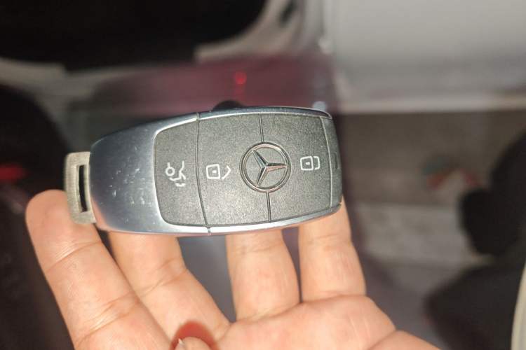 Used Mercedes-Benz A-Class 2022 Second Facelift A 200 L Sport Sedan Fashion Version Vehicle Key