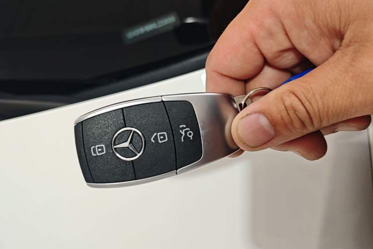 Used Mercedes-Benz A-Class 2022 Second Facelift A 200 L Sport Sedan Fashion Version Vehicle Key