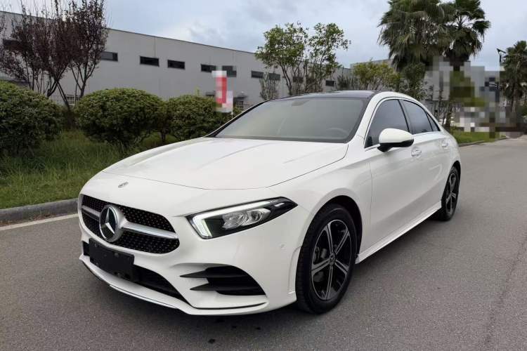 Used Mercedes-Benz A-Class 2022 Revised Version A 200 L Sport Sedan Fashionable Style Guazi used car, China used car export, Used car for sale, Used  cars, Cheapest cars for sale
