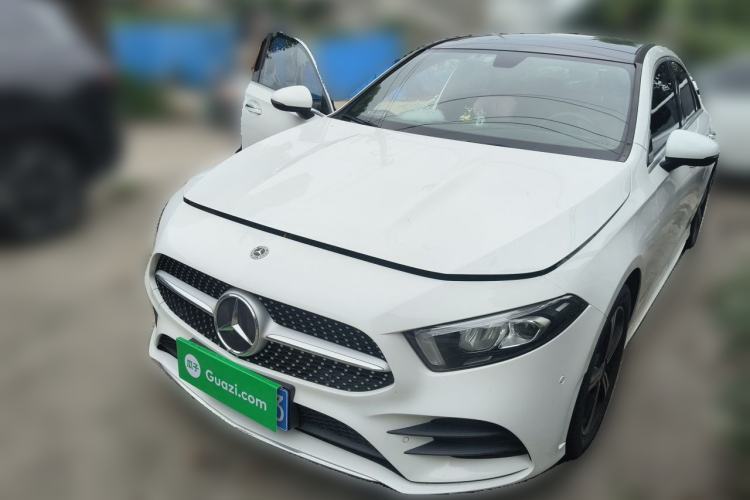 Used Mercedes-Benz A-Class 2022 Revised Version A 200 L Sport Sedan Fashionable Style Guazi used car, China used car export, Used car for sale, Used Mercedes-Benz cars, Cheapest cars for sale
