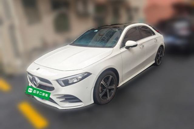 Ojetý Mercedes-Benz A-Class 2022 Second Facelift A 200 L Sport Sedan Fashion Version
