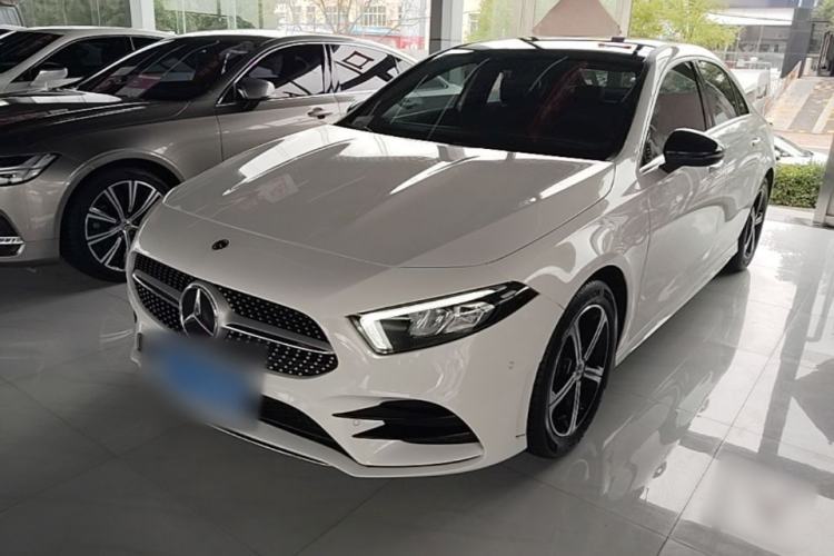 Used Mercedes-Benz A-Class 2022 Revised Version A 200 L Sport Sedan Fashionable Style Guazi used car, China used car export, Used car for sale, Used cars, Cheapest cars for sale