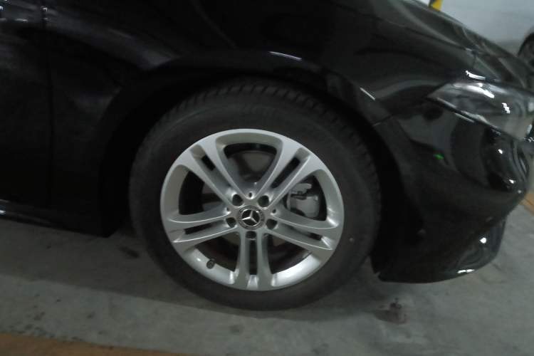 Used Mercedes-Benz A-Class 2023 A 180 L Right Front Wheel Hub