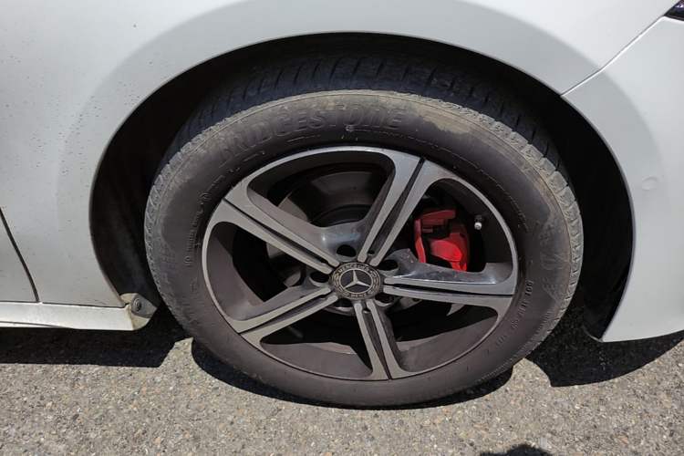 Used Mercedes-Benz A-Class 2023 A 200 L Fashion Model Right Front Wheel Hub